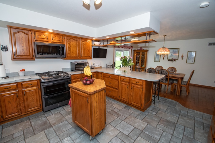11060 Anderson Road Granger, IN 46530 - Photo 13 of 36 Gallery Image 13