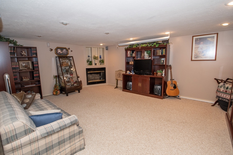 11060 Anderson Road Granger, IN 46530 - Photo 24 of 36 Gallery Image 24