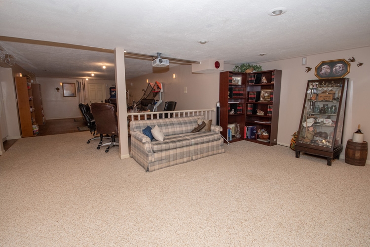 11060 Anderson Road Granger, IN 46530 - Photo 25 of 36 Gallery Image 25