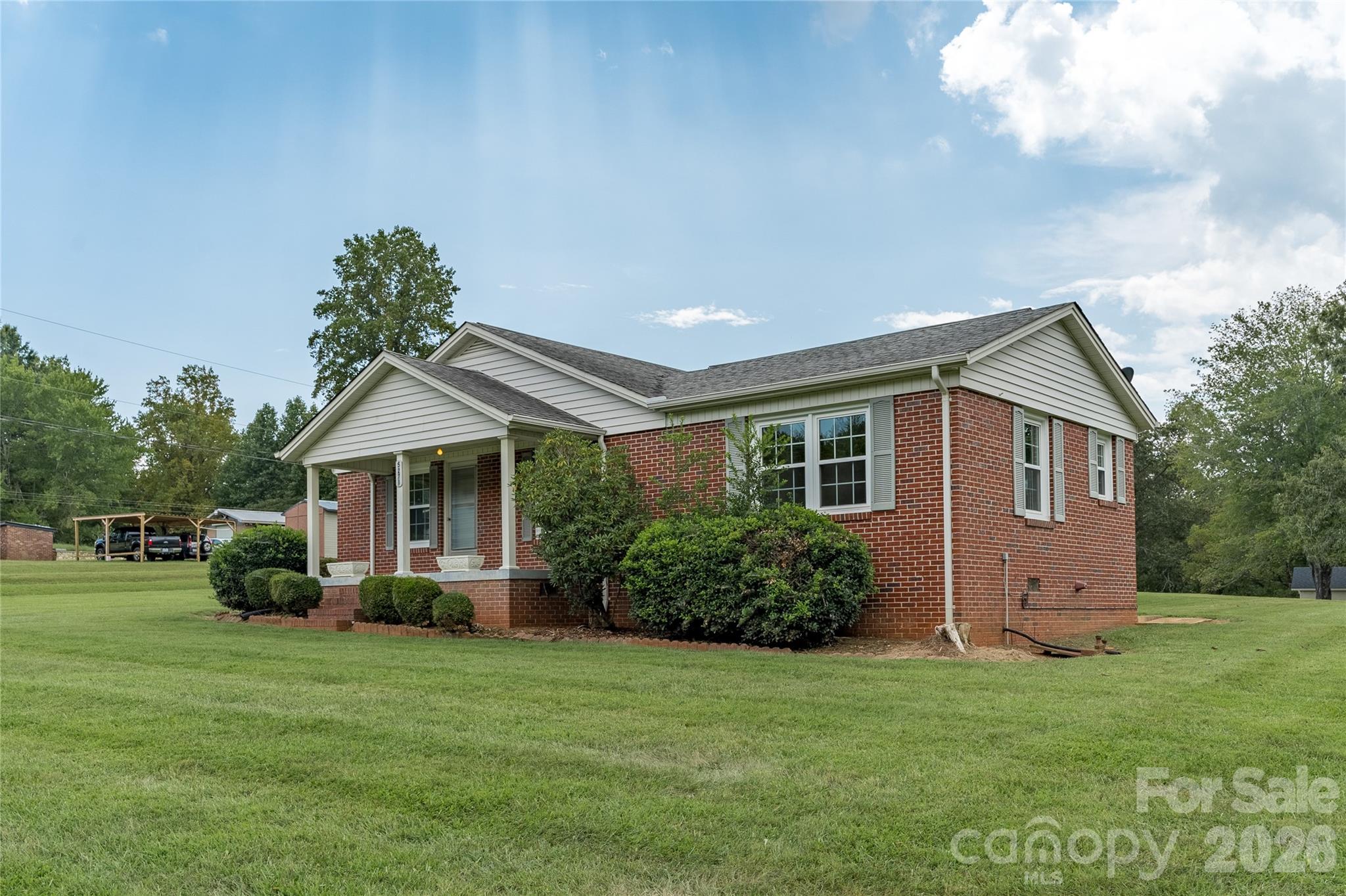 5271 Harris Farm Road Hickory, NC 28602 - Photo 3 of 41 Gallery Image 3