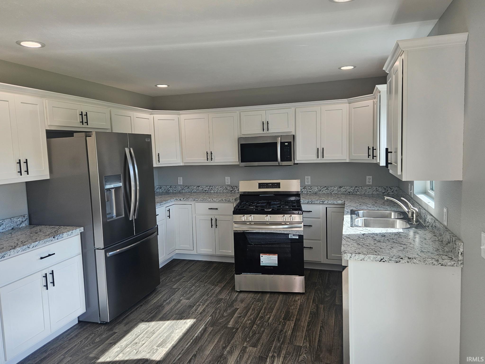 365 Country Lane Shipshewana, IN 46565 - Photo 3 of 9