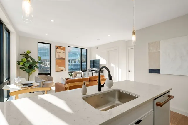 $799,000 | 100 Lincoln Street, Unit 304, Boston, MA 02135