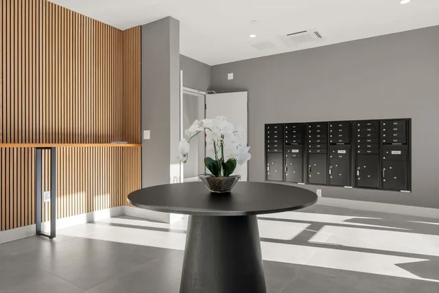 $799,000 | 100 Lincoln Street, Unit 304, Boston, MA 02135