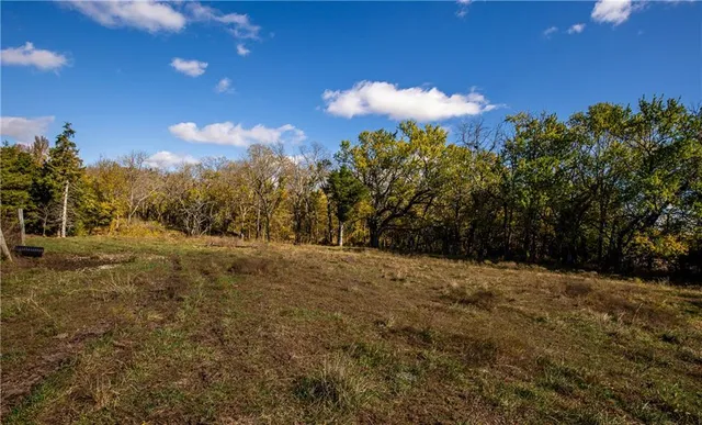 $796,000 | 11296 West 900th Road, Mound City, KS 66056