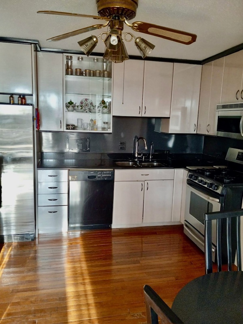 8801 Golf Road, Unit 4D Niles, IL 60714 - Photo 7 of 30 Gallery Image 7