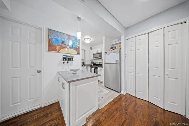 $2,500 | 58-03 Calloway Street, Unit 4FF | South Corona