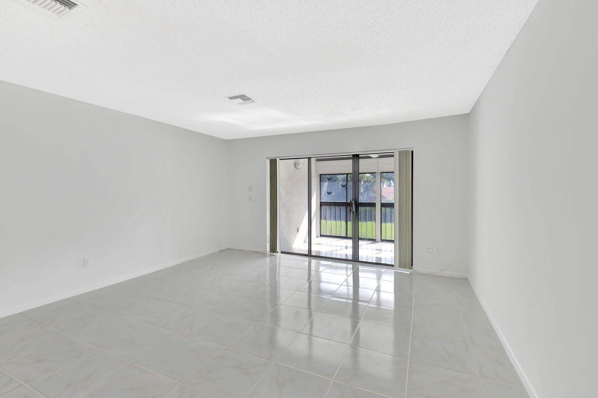 9187 Norte Lago, Unit 5J Boca Raton, FL 33428 - Photo 13 of 48 13-web-or-mls-DSC_8530