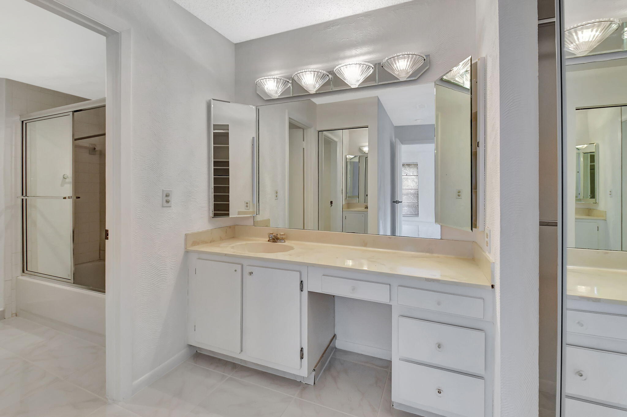 9187 Norte Lago, Unit 5J Boca Raton, FL 33428 - Photo 19 of 48 19-web-or-mls-DSC_8560