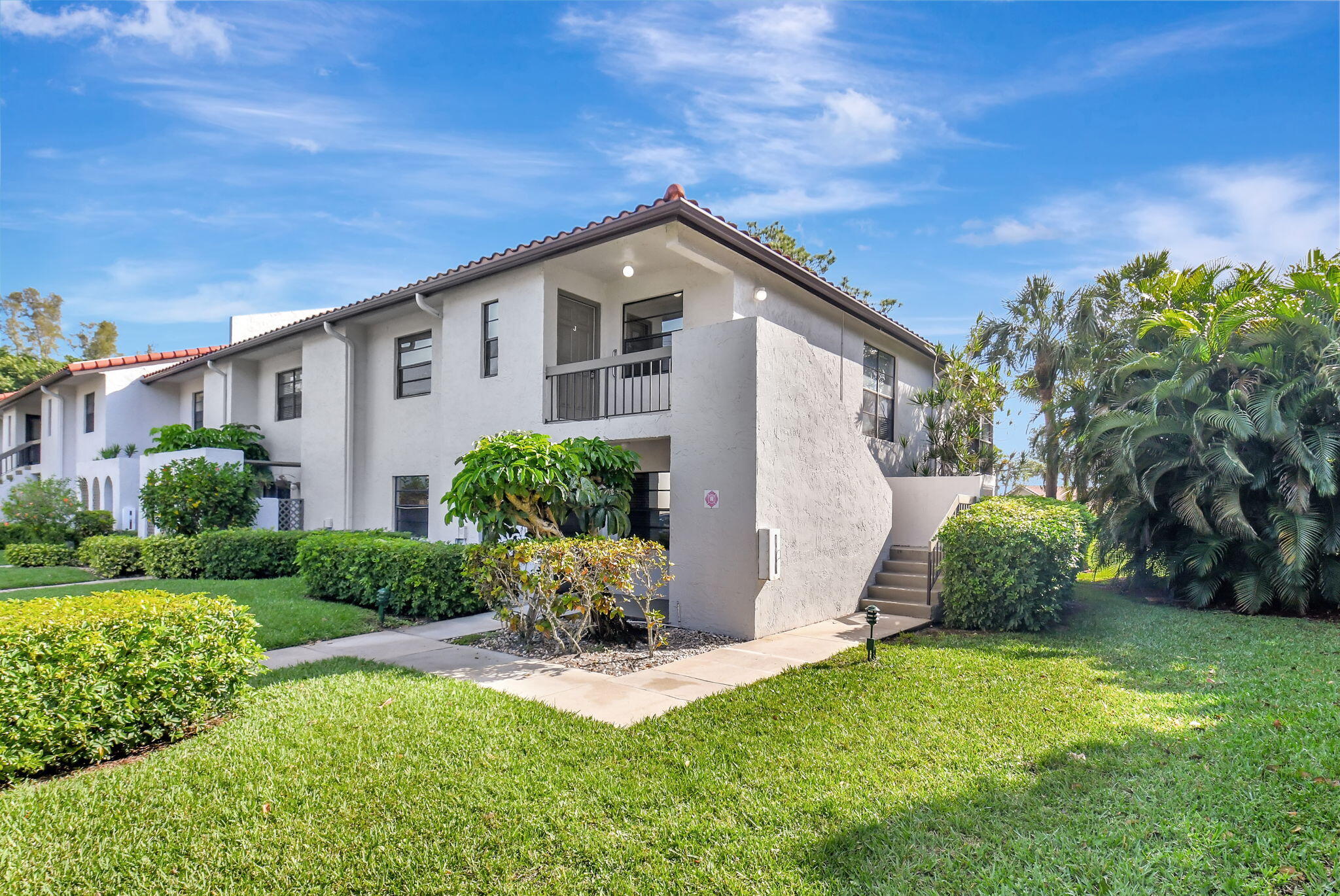 9187 Norte Lago, Unit 5J Boca Raton, FL 33428 - Photo 2 of 48 2-web-or-mls-DSC_8483