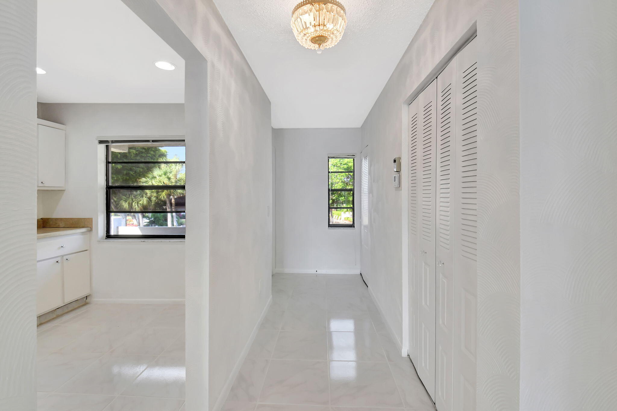 9187 Norte Lago, Unit 5J Boca Raton, FL 33428 - Photo 3 of 48 3-web-or-mls-DSC_8485