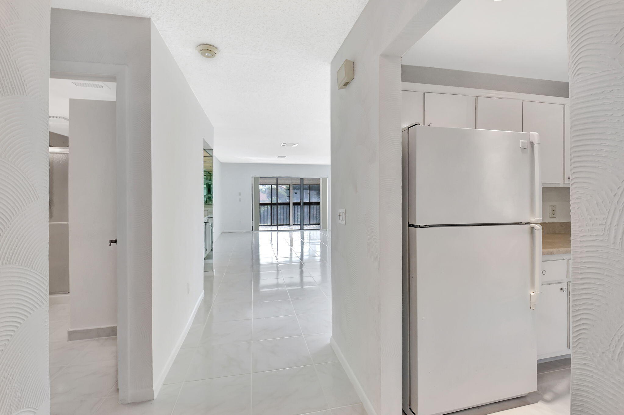 9187 Norte Lago, Unit 5J Boca Raton, FL 33428 - Photo 4 of 48 4-web-or-mls-DSC_8490