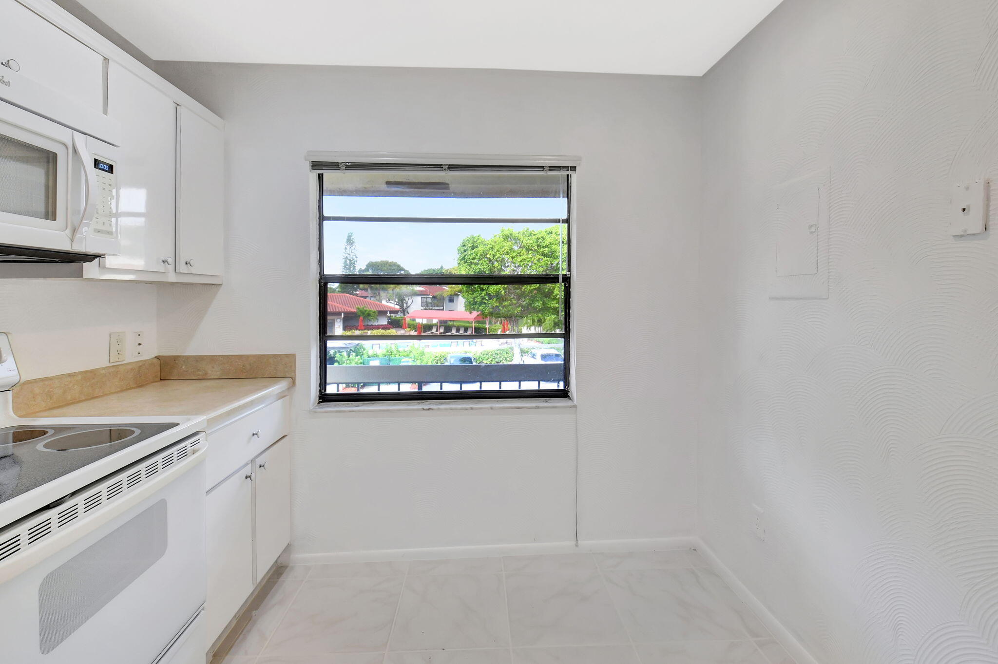 9187 Norte Lago, Unit 5J Boca Raton, FL 33428 - Photo 7 of 48 7-web-or-mls-DSC_8505