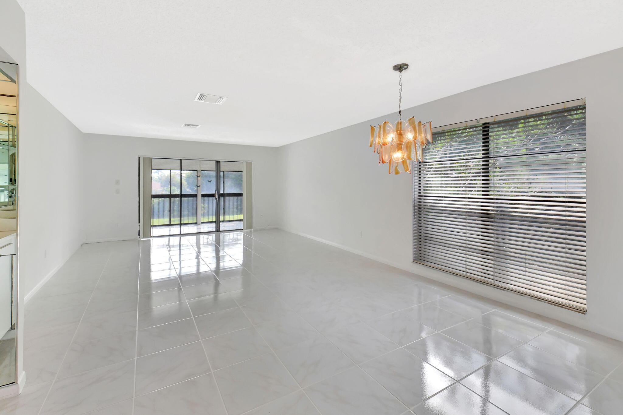 9187 Norte Lago, Unit 5J Boca Raton, FL 33428 - Photo 9 of 48 9-web-or-mls-DSC_8515