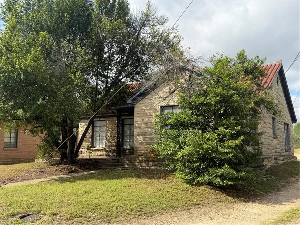 $1,100 | 511 Bowser Street, Rockdale, TX 76567