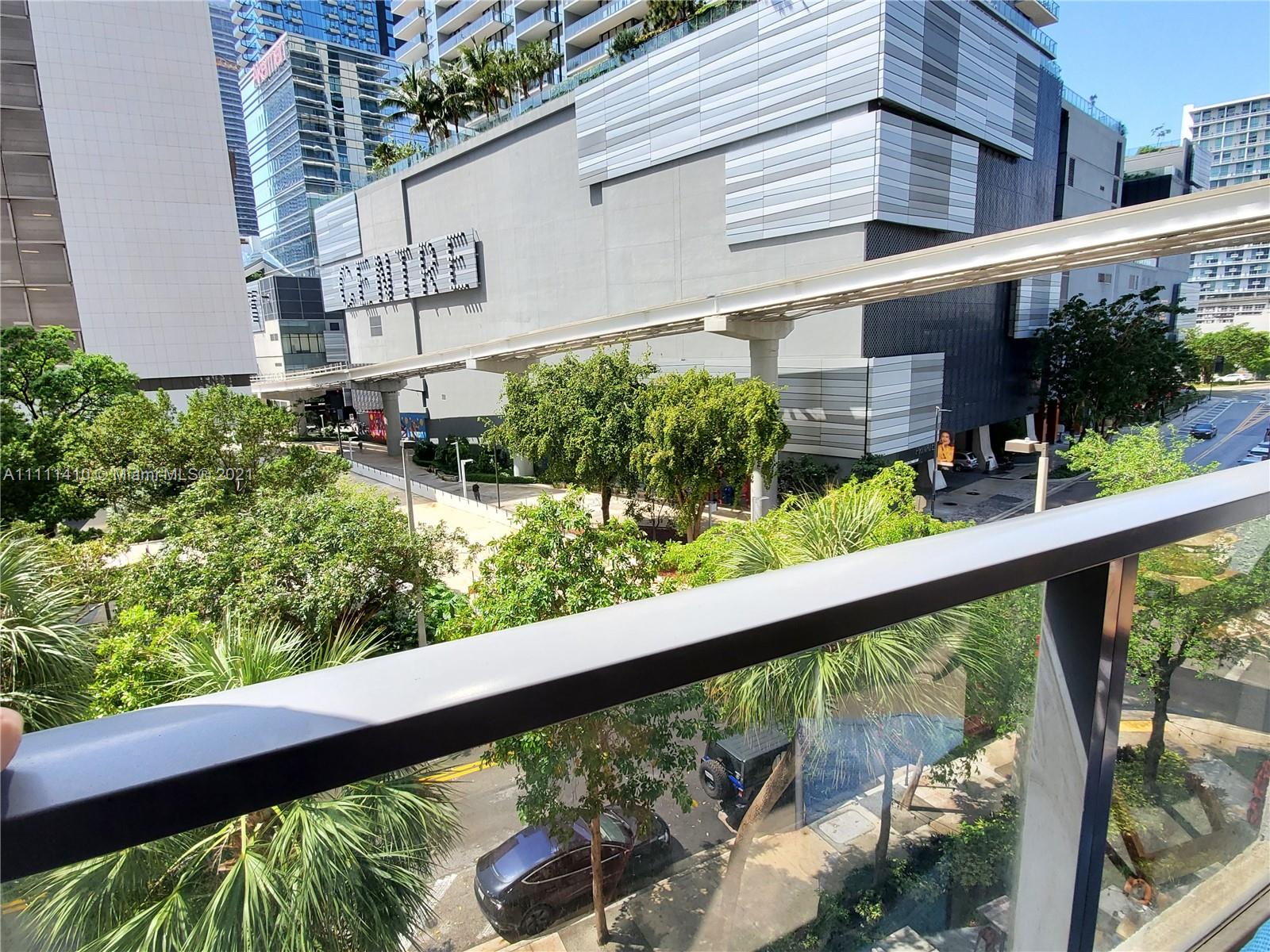 31 Southeast 6th Street, Unit 505 Miami, FL 33131 - Photo 23 of 71 a view of a building from a balcony