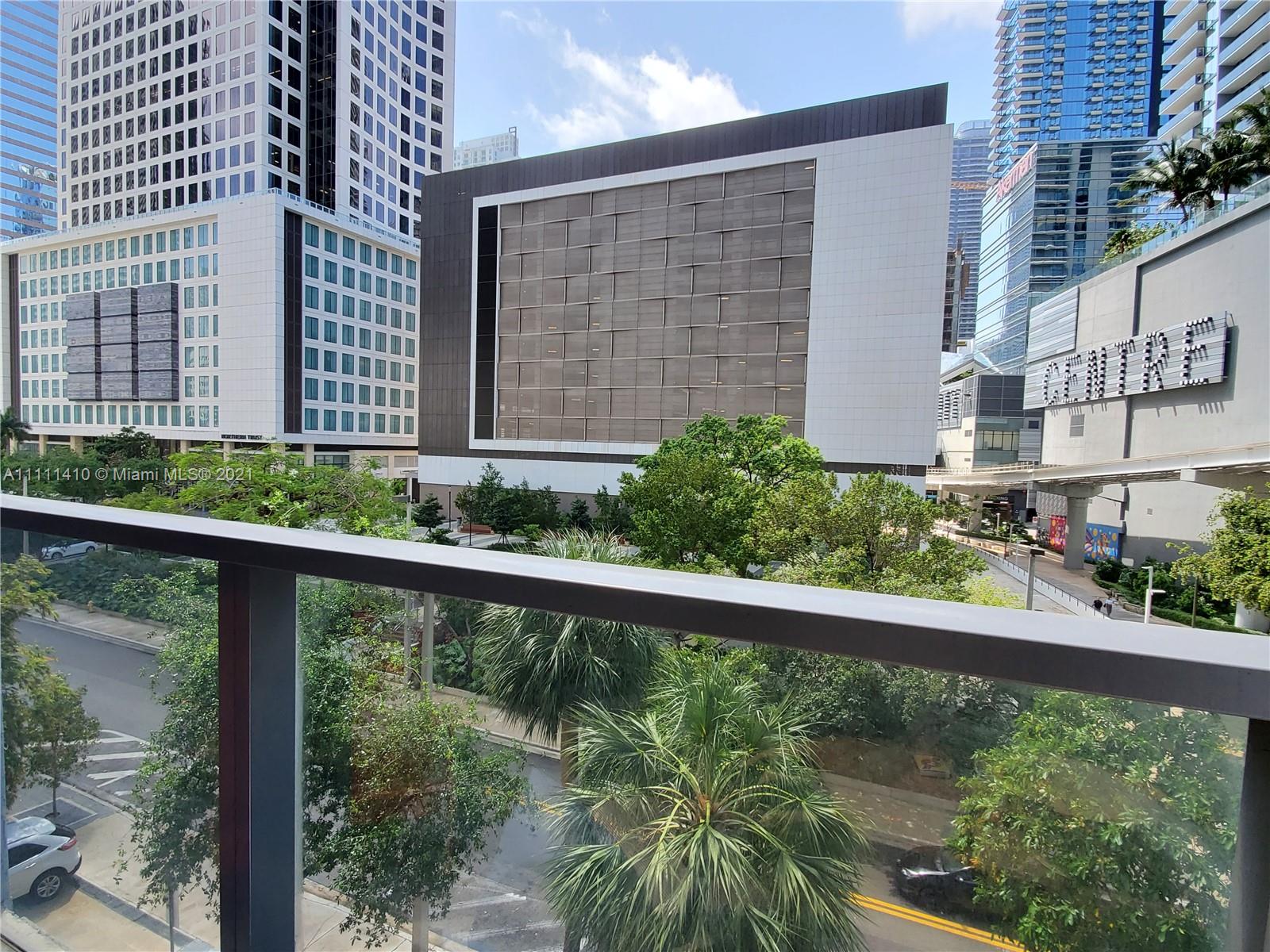 31 Southeast 6th Street, Unit 505 Miami, FL 33131 - Photo 24 of 71 a view of a balcony