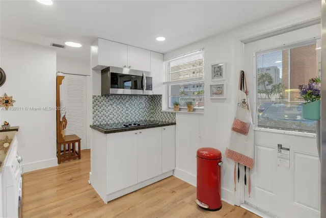 $215,000 | 233 Northeast 14th Avenue, Unit 108, Hallandale Beach, FL 33009