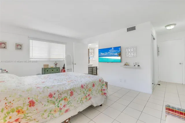 $215,000 | 233 Northeast 14th Avenue, Unit 108, Hallandale Beach, FL 33009