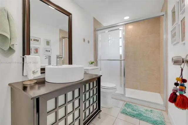 $215,000 | 233 Northeast 14th Avenue, Unit 108, Hallandale Beach, FL 33009