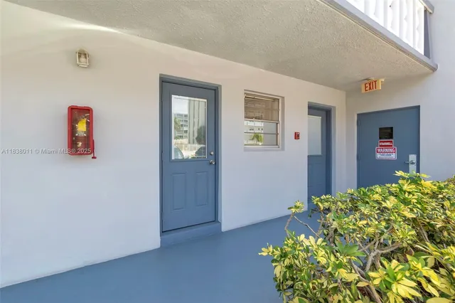 $215,000 | 233 Northeast 14th Avenue, Unit 108, Hallandale Beach, FL 33009