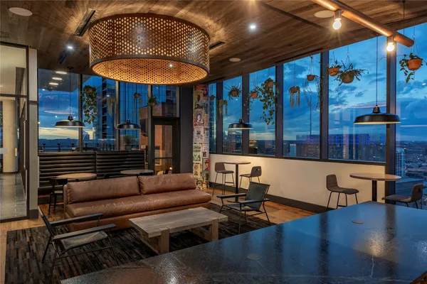 $2,595 | 84 East Avenue, Unit 2302, Austin, TX 78701