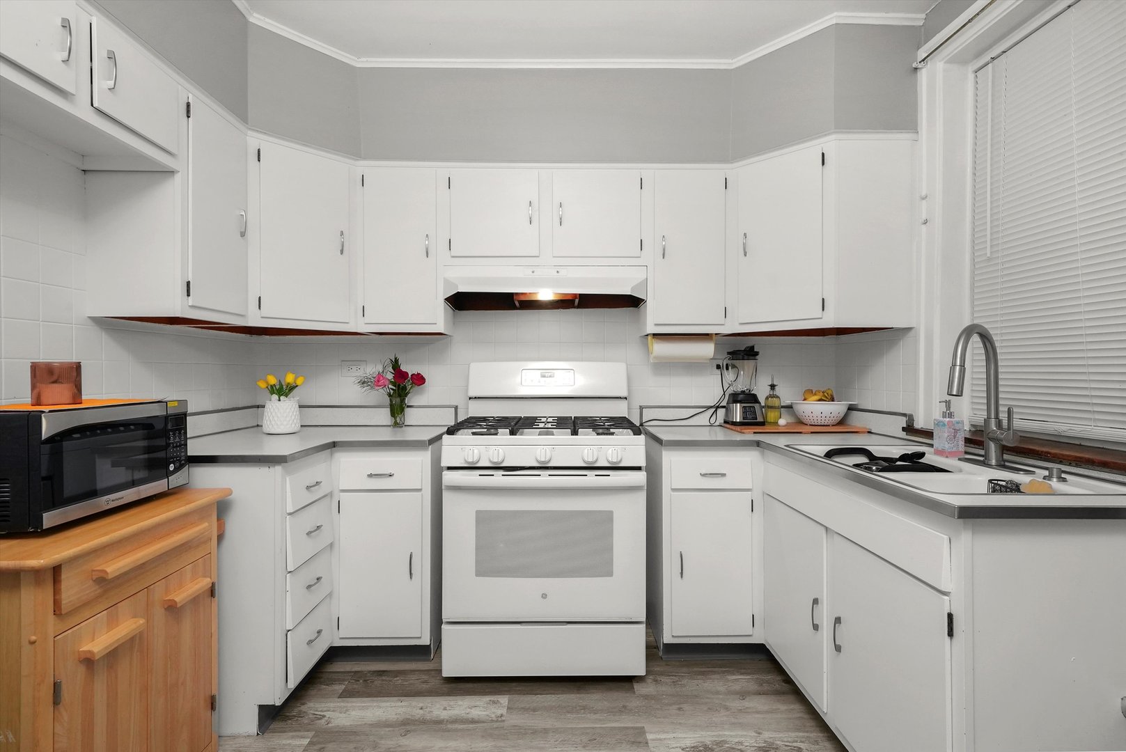4928 West Altgeld Street Chicago, IL 60639 - Photo 11 of 51 Gallery Image 11