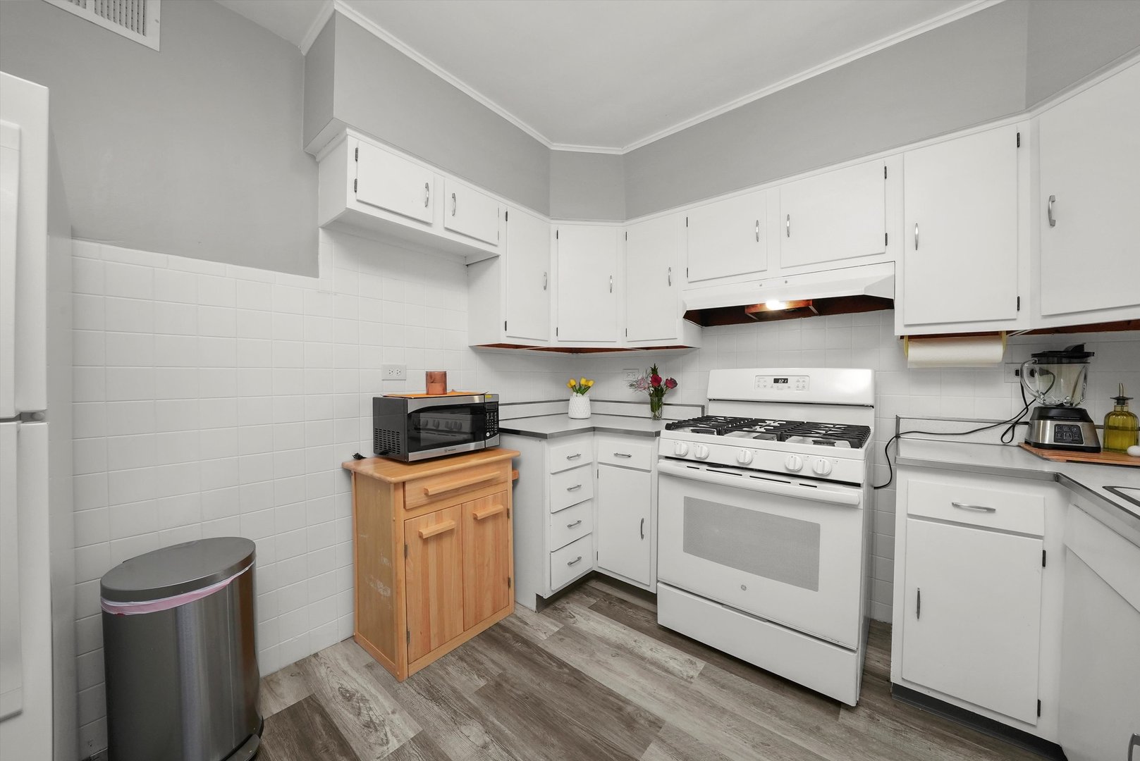 4928 West Altgeld Street Chicago, IL 60639 - Photo 12 of 51 Gallery Image 12