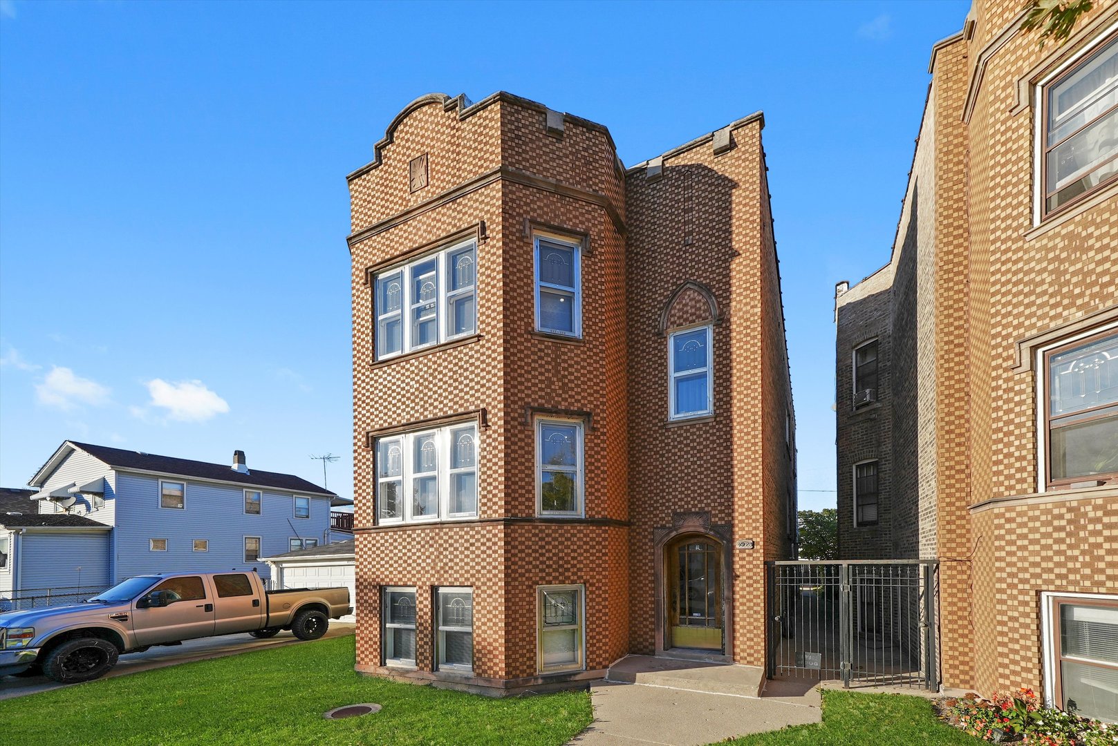 4928 West Altgeld Street Chicago, IL 60639 - Photo 3 of 51 Gallery Image 3