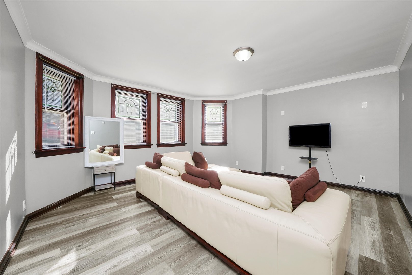 4928 West Altgeld Street Chicago, IL 60639 - Photo 4 of 51 Gallery Image 4