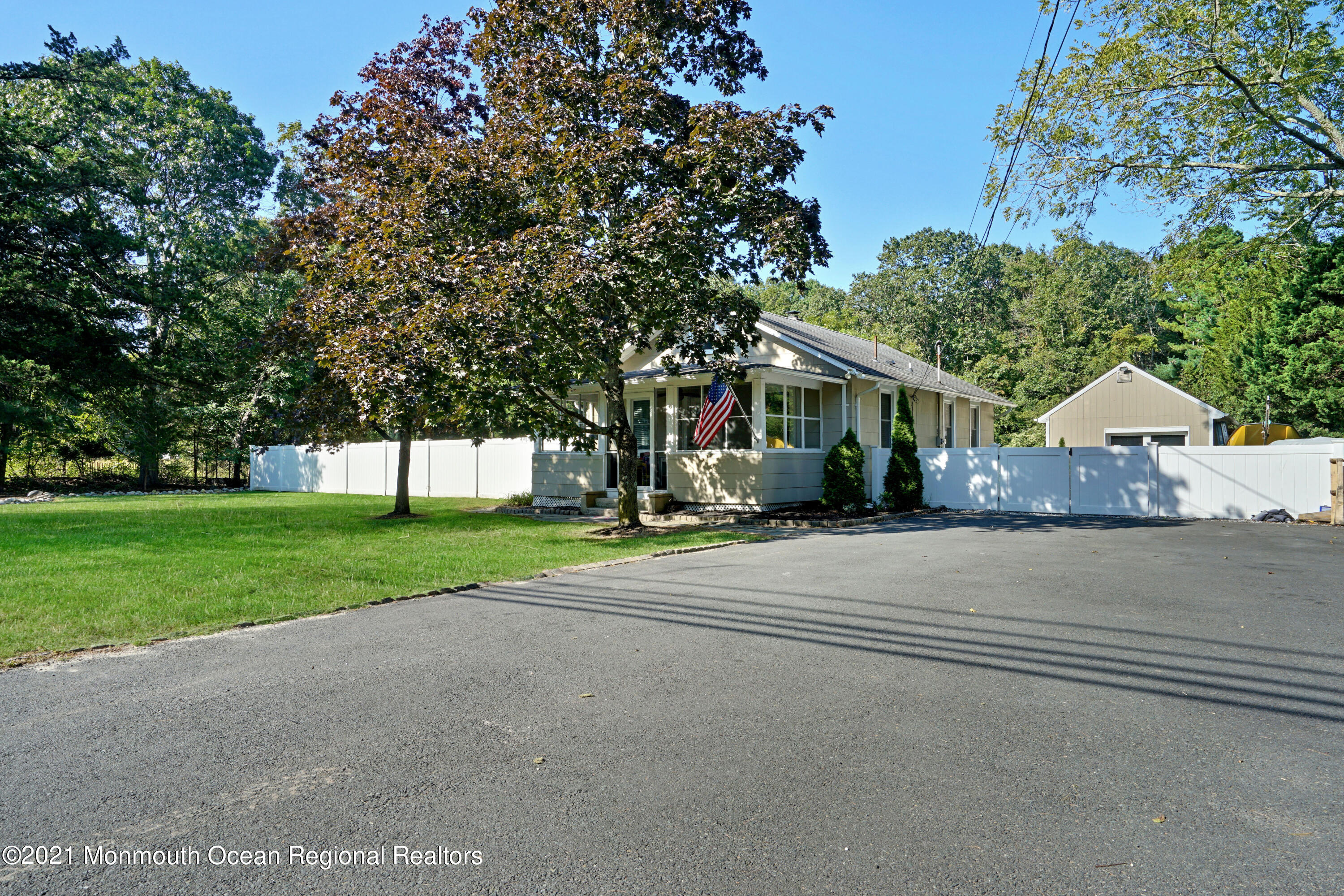 346 Cherry Quay Road Brick, NJ 08723 - Photo 4 of 27 a view of a house with a street