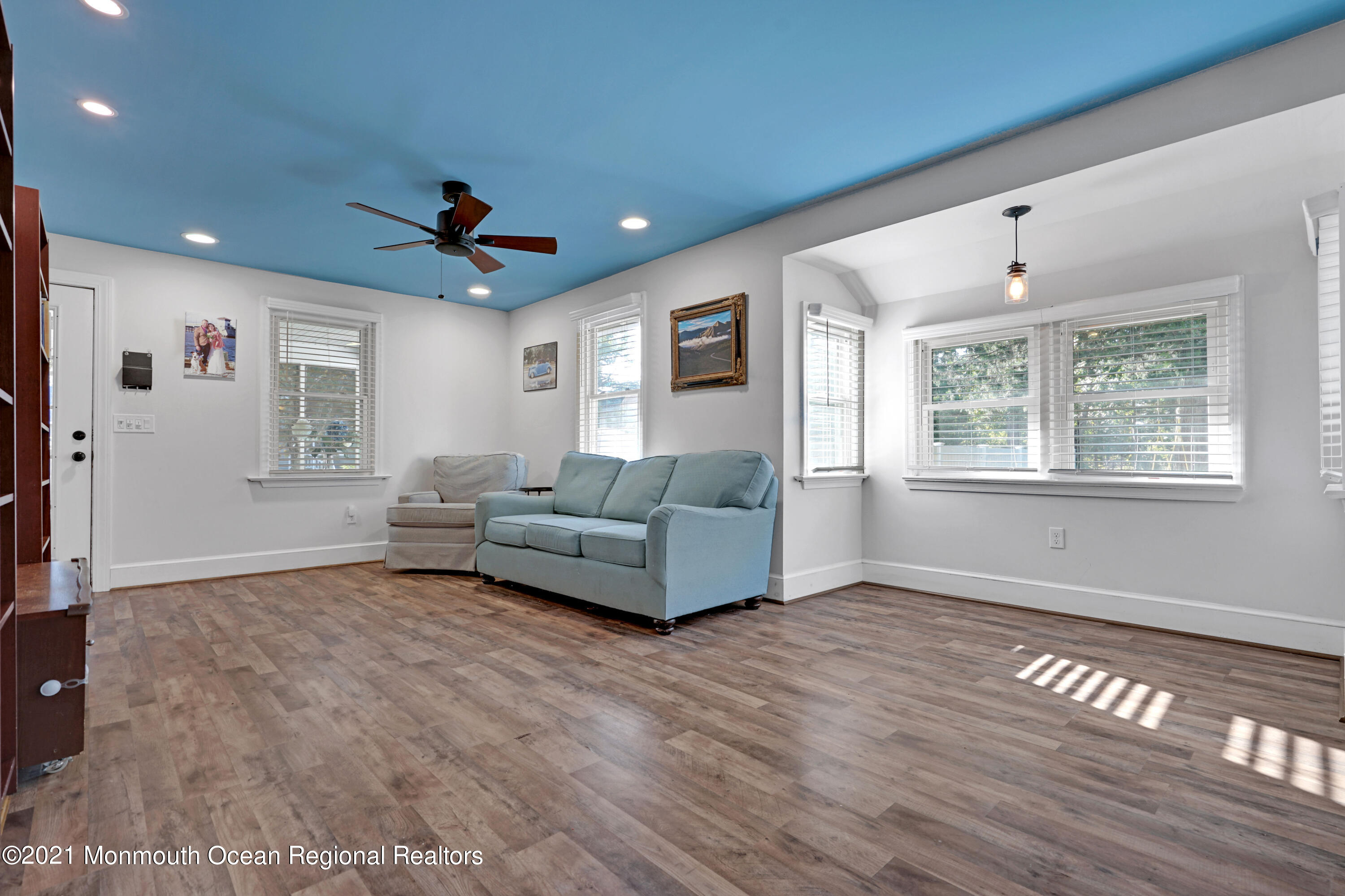 346 Cherry Quay Road Brick, NJ 08723 - Photo 8 of 27 a living room with furniture and a window