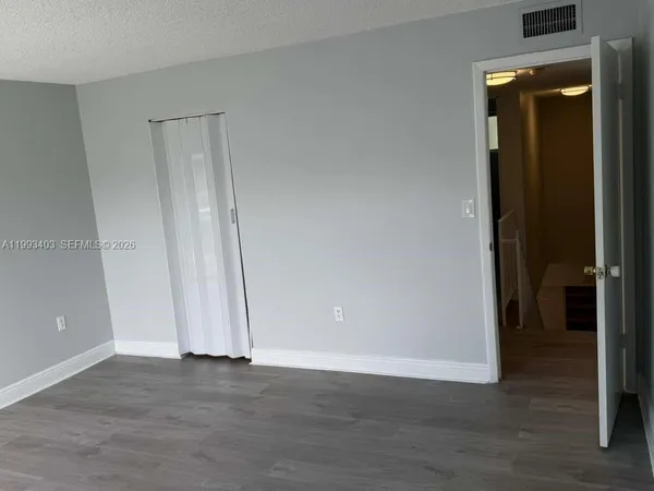 $2,000 | 9365 Fontainebleau Boulevard, Unit E228, Miami, FL 33172