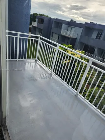 $2,000 | 9365 Fontainebleau Boulevard, Unit E228, Miami, FL 33172