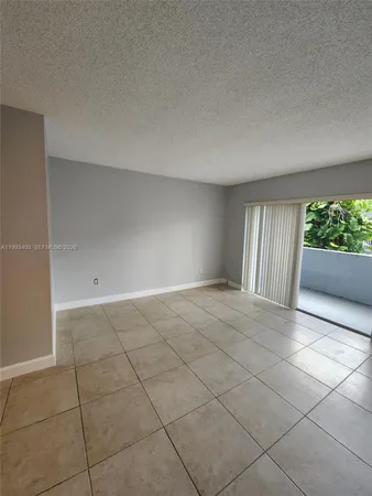 $2,000 | 9365 Fontainebleau Boulevard, Unit E228, Miami, FL 33172