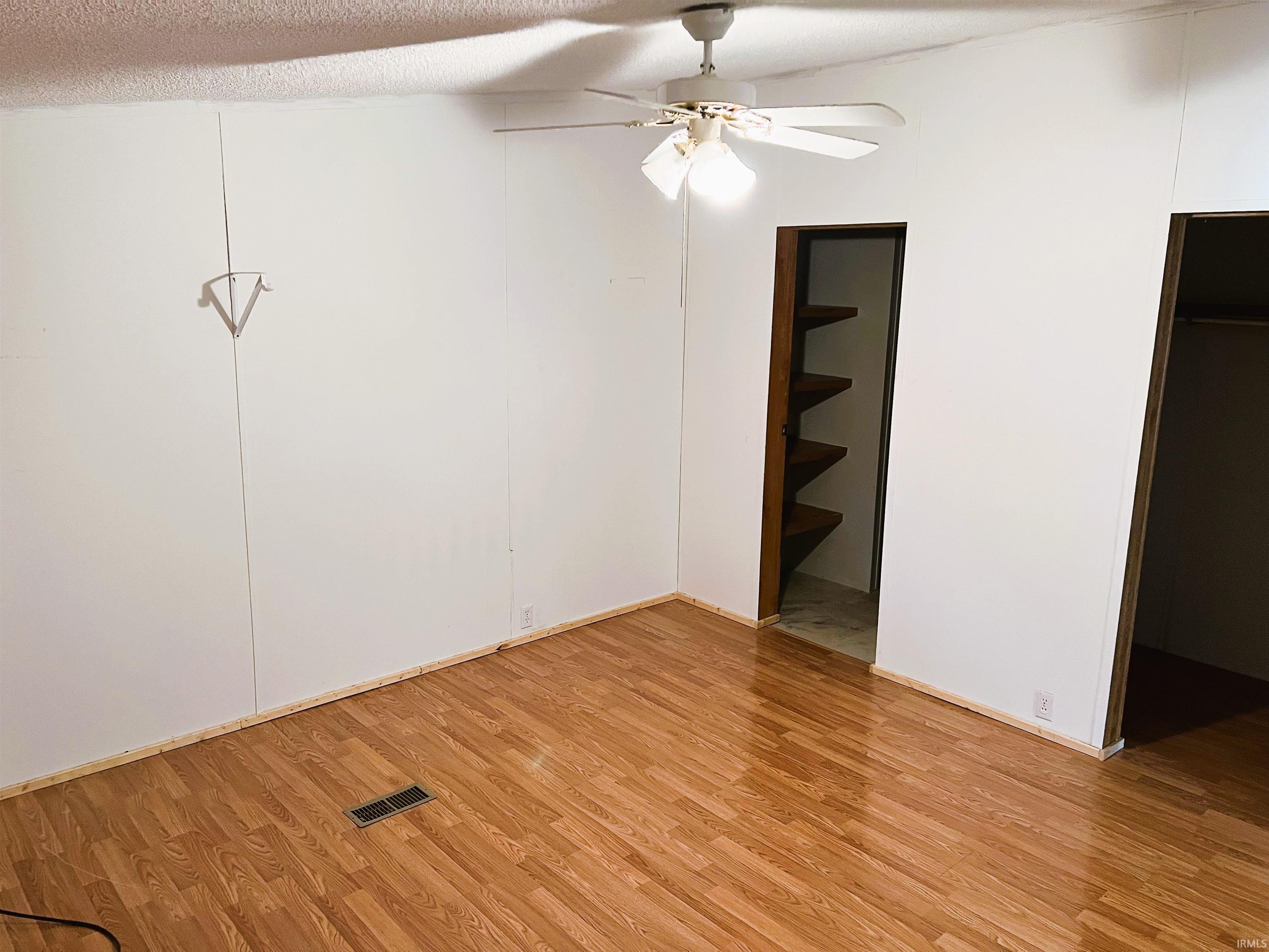 1160 Southeast 5th Street Linton, IN 47441 - Photo 5 of 18