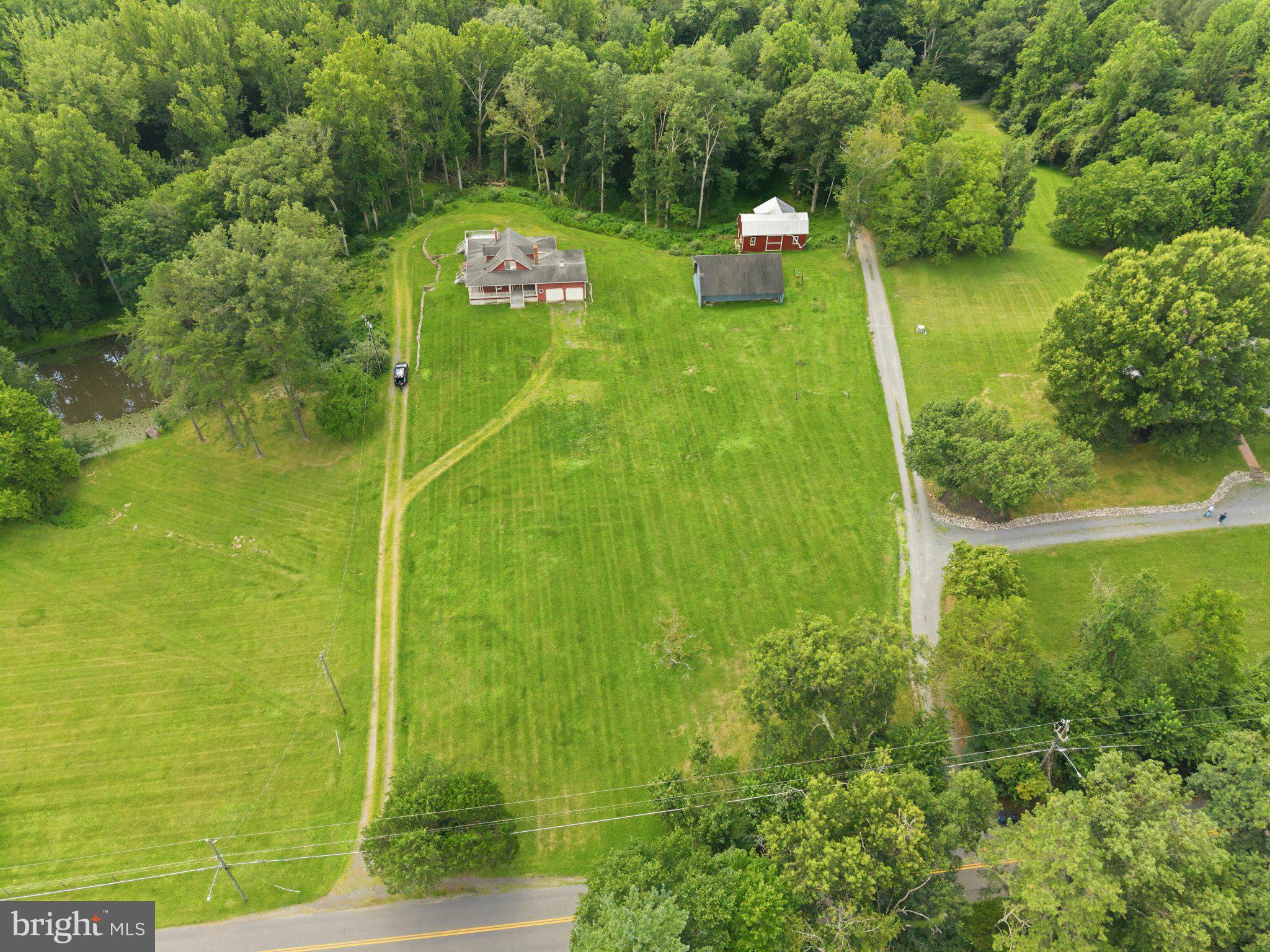 11201 Stuart Mill Road Oakton, VA 22124 - Photo 6 of 12 Sprawling green oasis with charm.