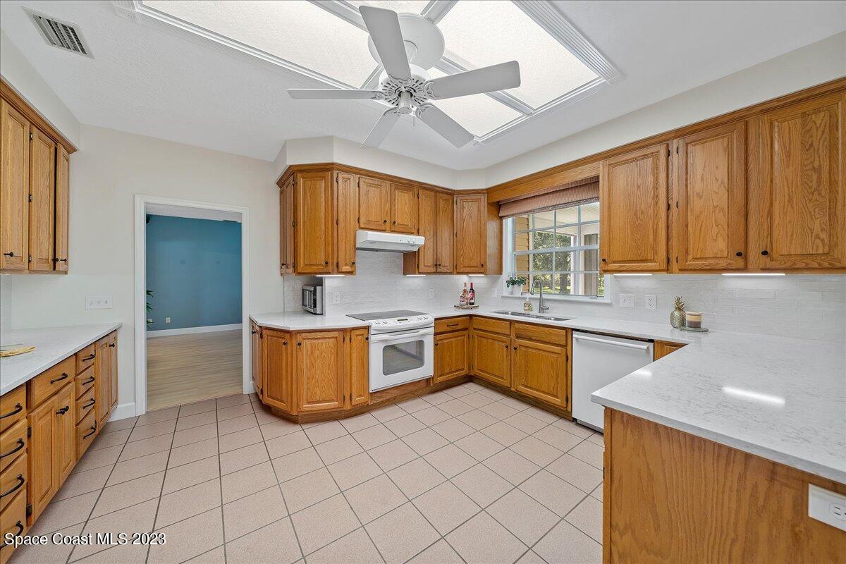 4150 Windover Way Melbourne, FL 32934 - Photo 12 of 57 Spacious Kitchen