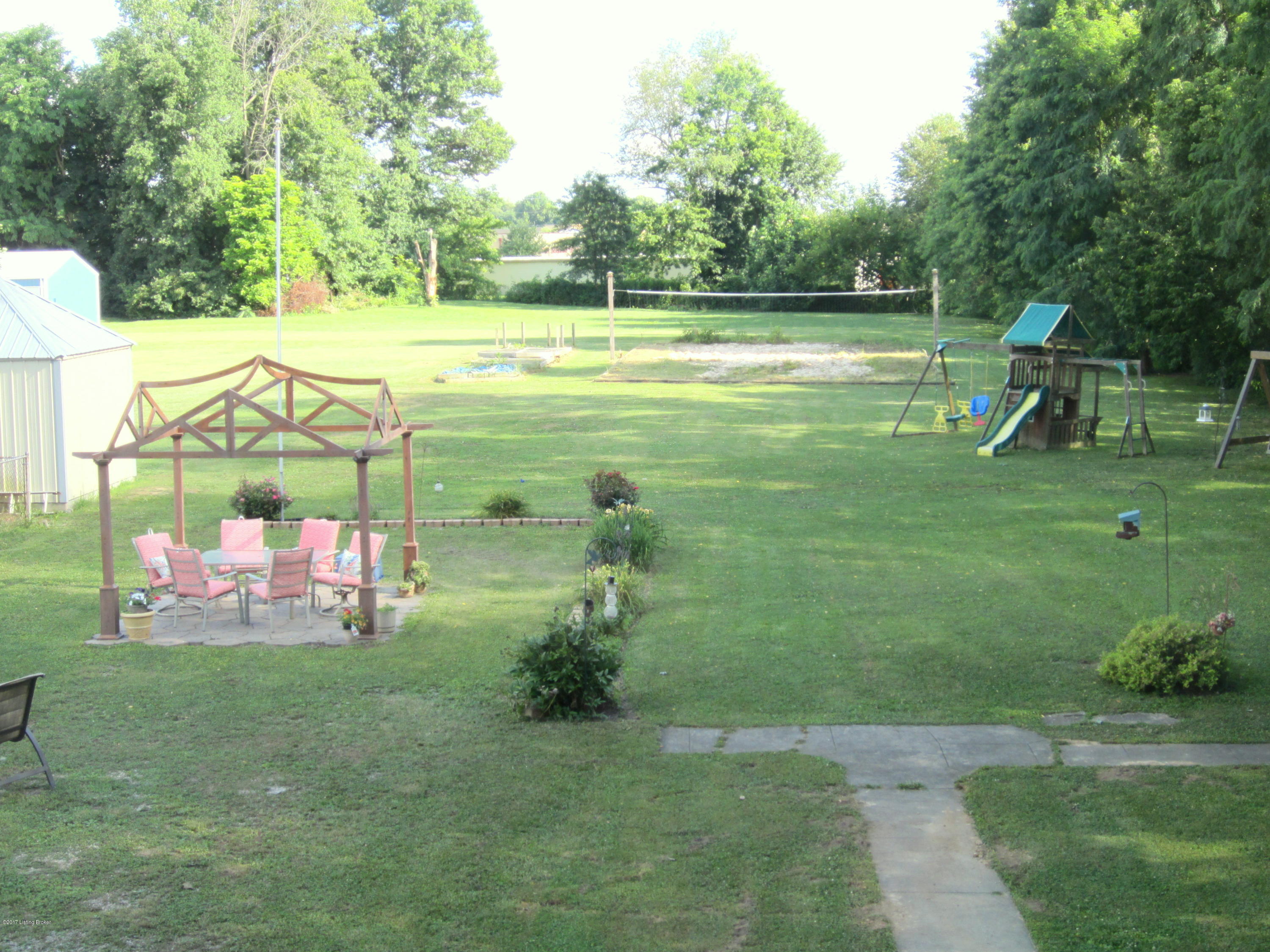 5123 Cane Run Road Louisville, KY 40216 - Photo 6 of 45 cane run yard view upstairs