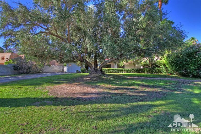 71523 Sahara Road Rancho Mirage, CA 92270 - Photo 2 of 30 a view of a golf course