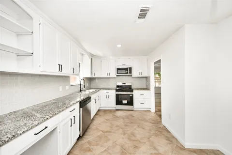 $264,900 | 13122 Benford Drive, Houston, TX 77099