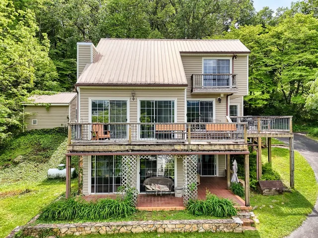 $999,000 | 197 Kilpatrick Point Drive, Hayesville, NC 28904