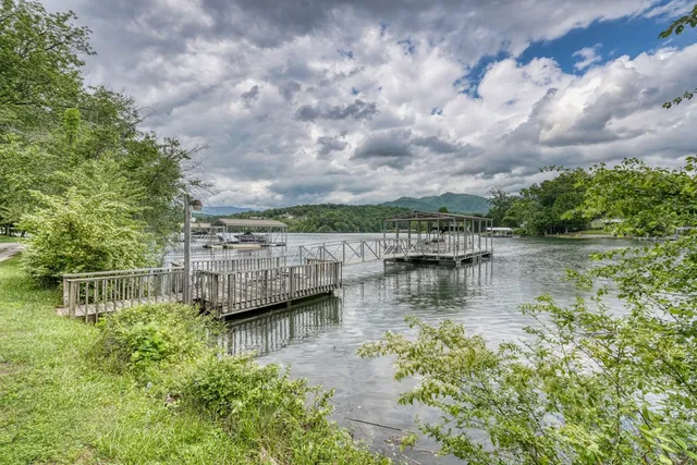 $999,000 | 197 Kilpatrick Point Drive, Hayesville, NC 28904