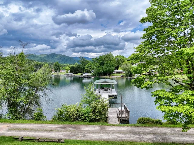$999,000 | 197 Kilpatrick Point Drive, Hayesville, NC 28904