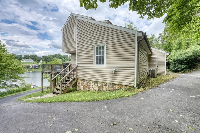 $999,000 | 197 Kilpatrick Point Drive, Hayesville, NC 28904