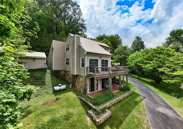 $999,000 | 197 Kilpatrick Point Drive, Hayesville, NC 28904