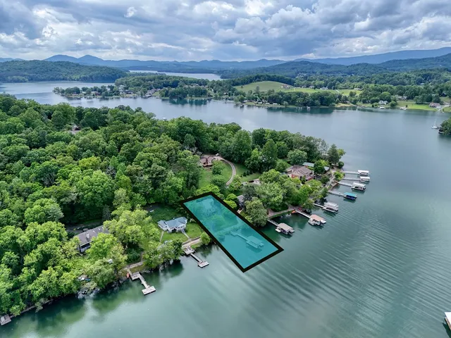 $999,000 | 197 Kilpatrick Point Drive, Hayesville, NC 28904