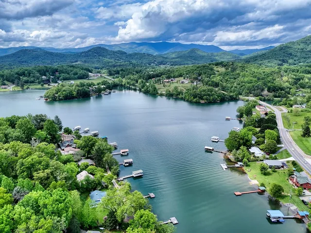 $999,000 | 197 Kilpatrick Point Drive, Hayesville, NC 28904