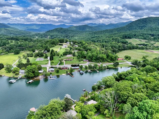 $999,000 | 197 Kilpatrick Point Drive, Hayesville, NC 28904