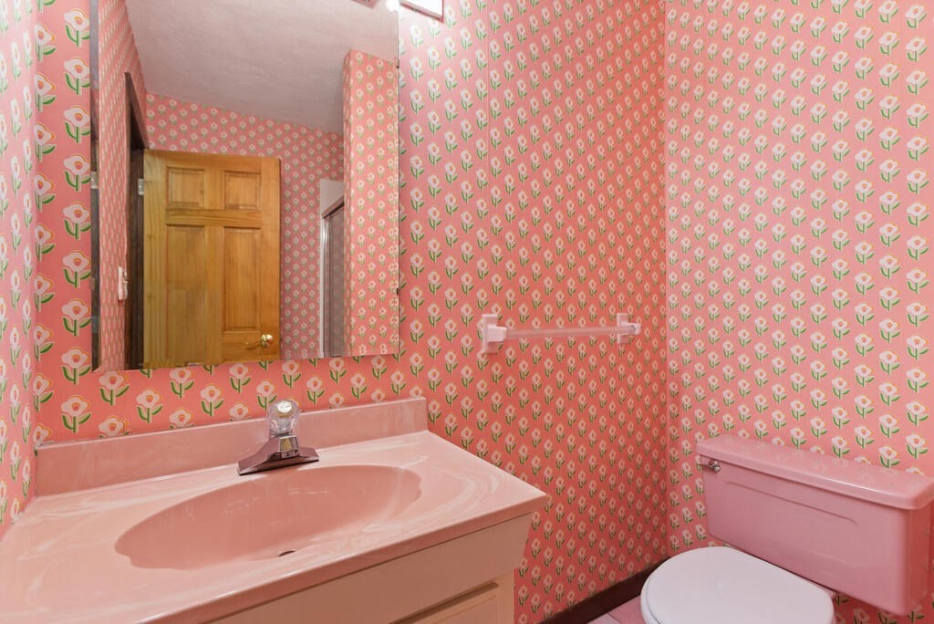 19 Arrowhead Drive Saugus, MA 01906 - Photo 27 of 31