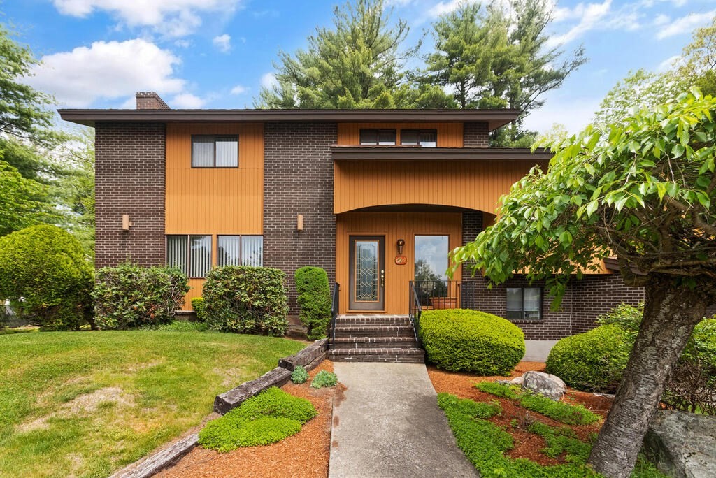 19 Arrowhead Drive Saugus, MA 01906 - Photo 5 of 31